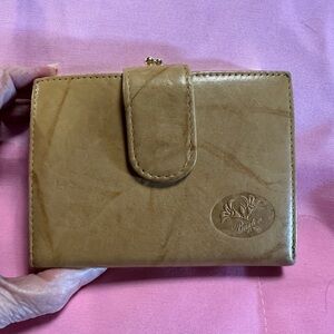 Buxton Brown Leather Wallet Timeless Elegance